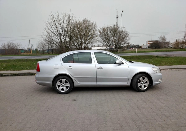 Skoda Octavia cena 17900 przebieg: 314000, rok produkcji 2010 z Toruń małe 79